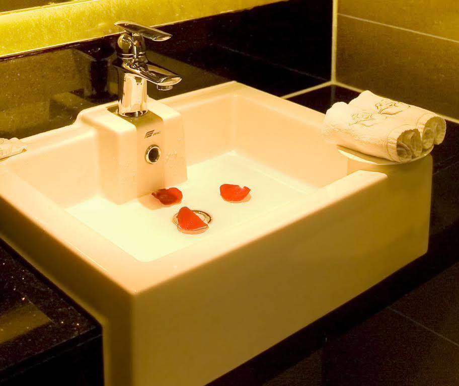 Jardin Secret Hotel Lhasa Bagian luar foto